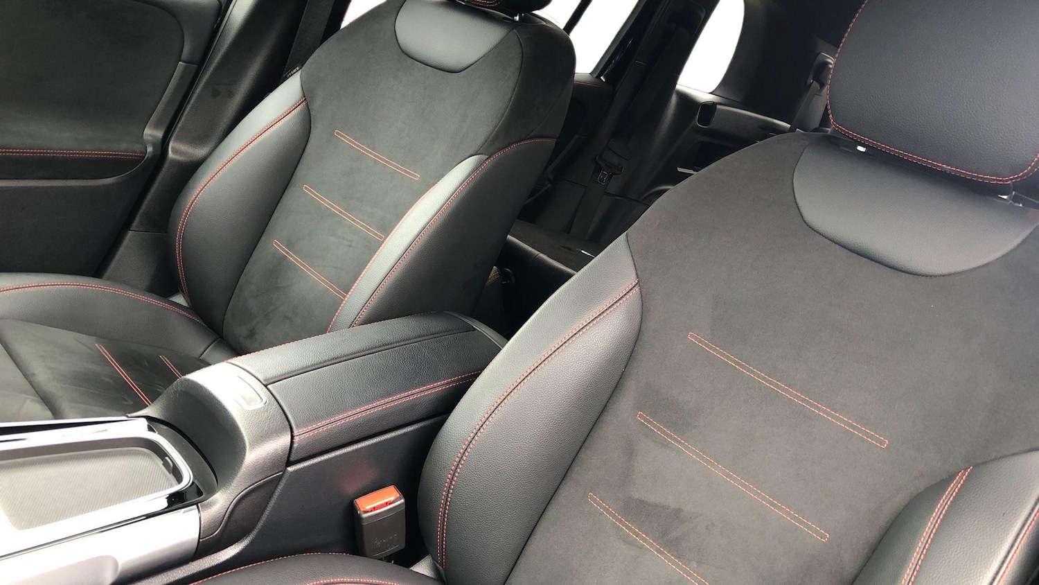 Used Mercedes-Benz GLB 2024 for sale - 76560217: Photo 11