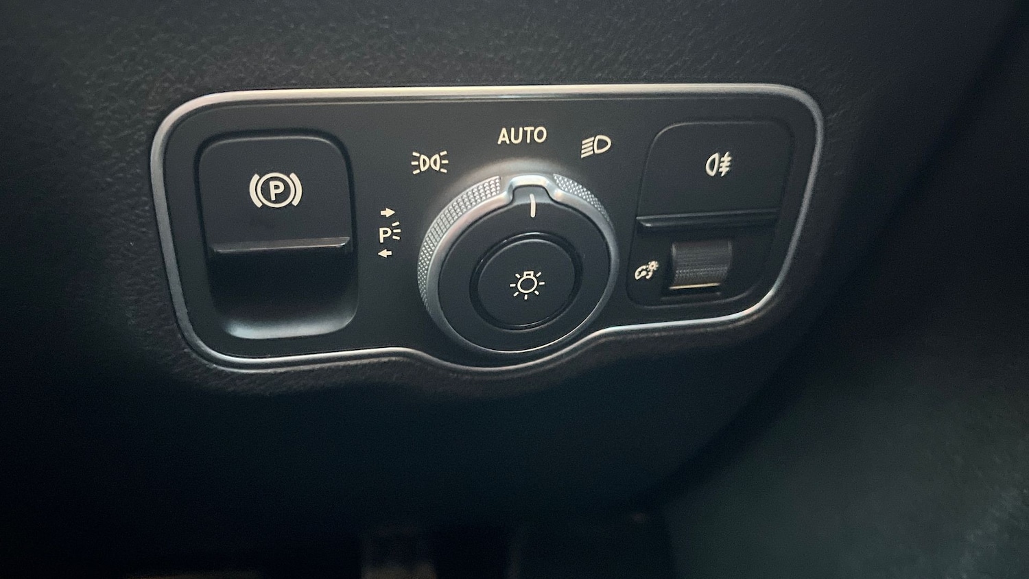 Used Mercedes-Benz GLB 2024 for sale - 76949448: Photo 30