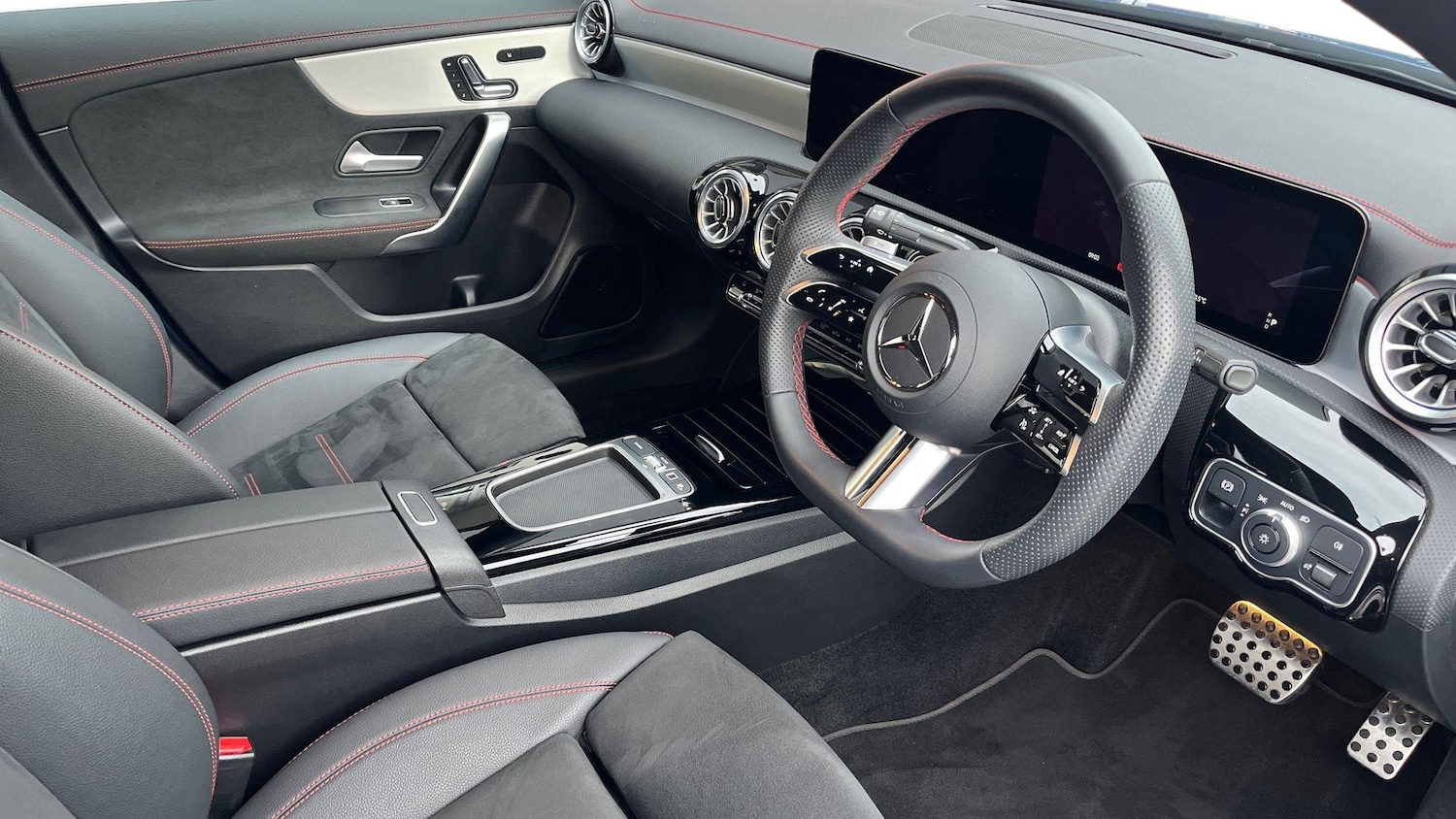 Used Mercedes-Benz CLA 2025 for sale - 77342939: Photo 3