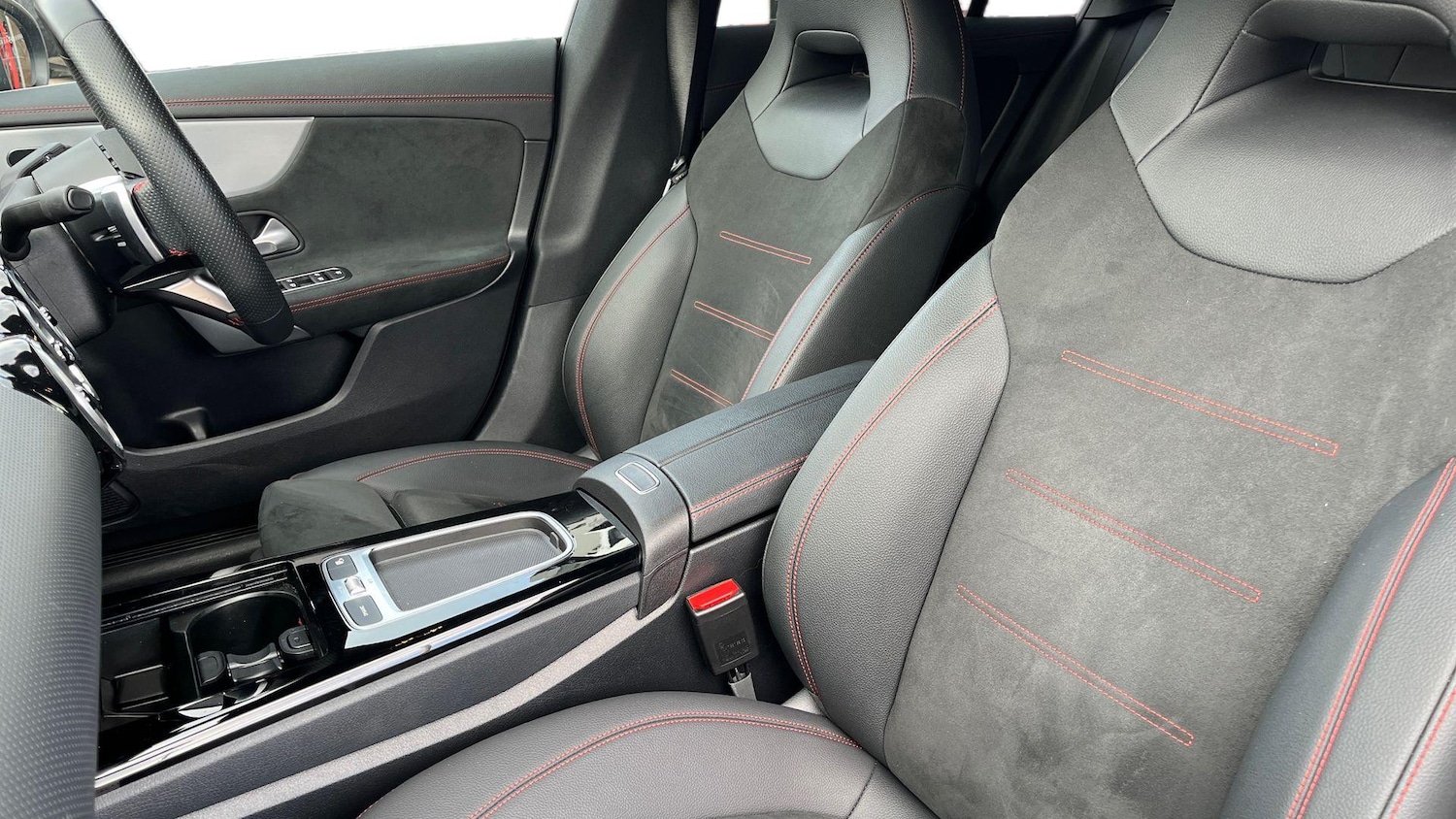 Used Mercedes-Benz CLA 2024 for sale - 76413611: Photo 11