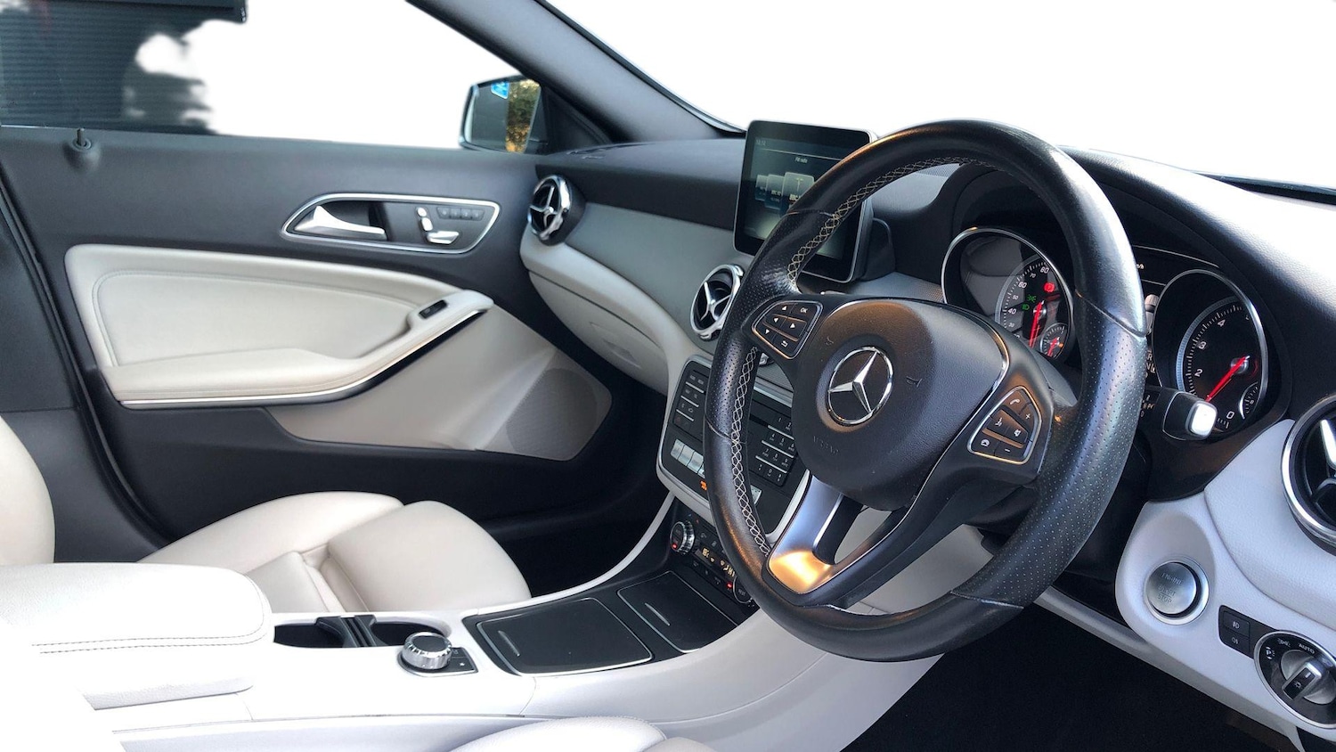 Used Mercedes-Benz GLA 2017 for sale - 77520127: Photo 3