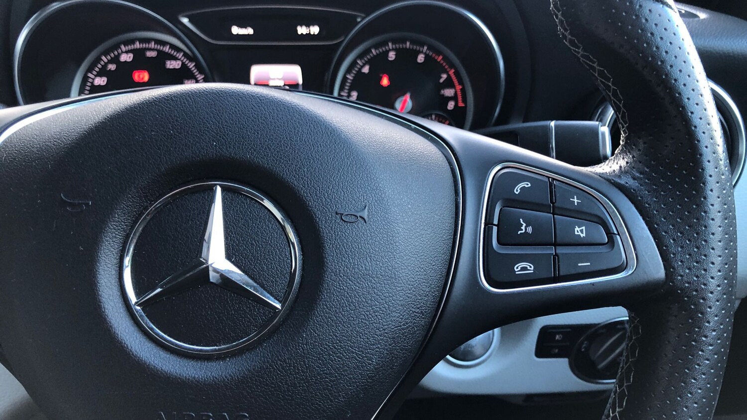 Used Mercedes-Benz GLA 2017 for sale - 77520127: Photo 34