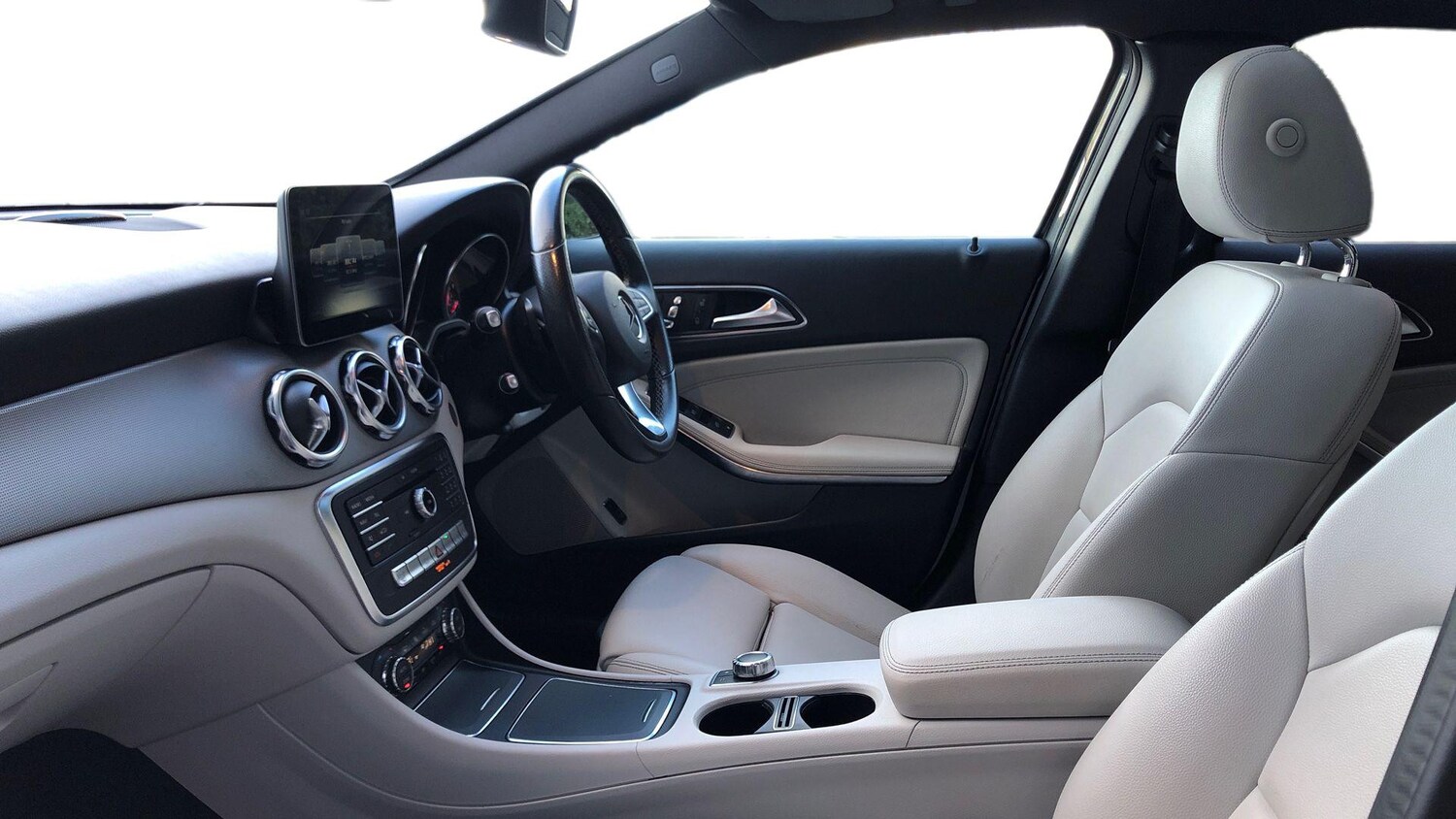 Used Mercedes-Benz GLA 2017 for sale - 77520127: Photo 8