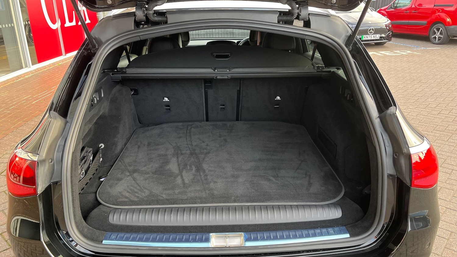 Used Mercedes-Benz E Class 2024 for sale - 76949436: Photo 14