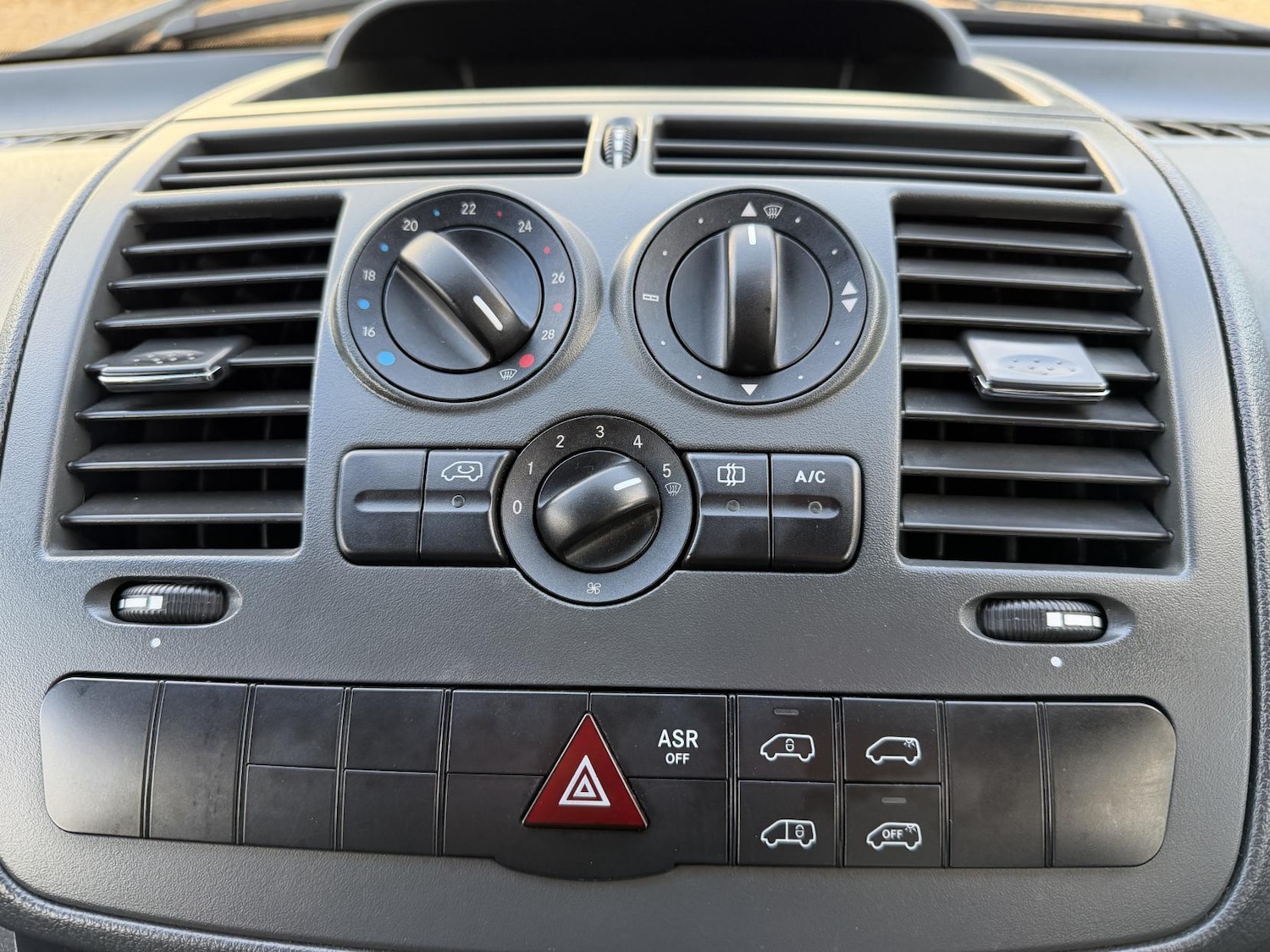 Used Mercedes-Benz Vito 2013 for sale - 76377155: Photo 21