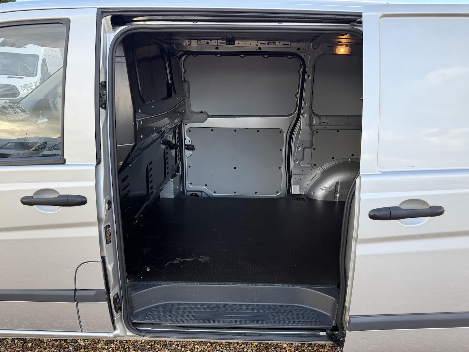 Used Mercedes-Benz Vito 2013 for sale - 76377155: Photo 33