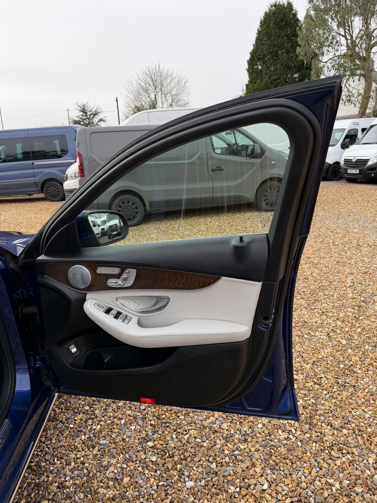 Used Mercedes-Benz C Class 2016 for sale - 77584945: Photo 35