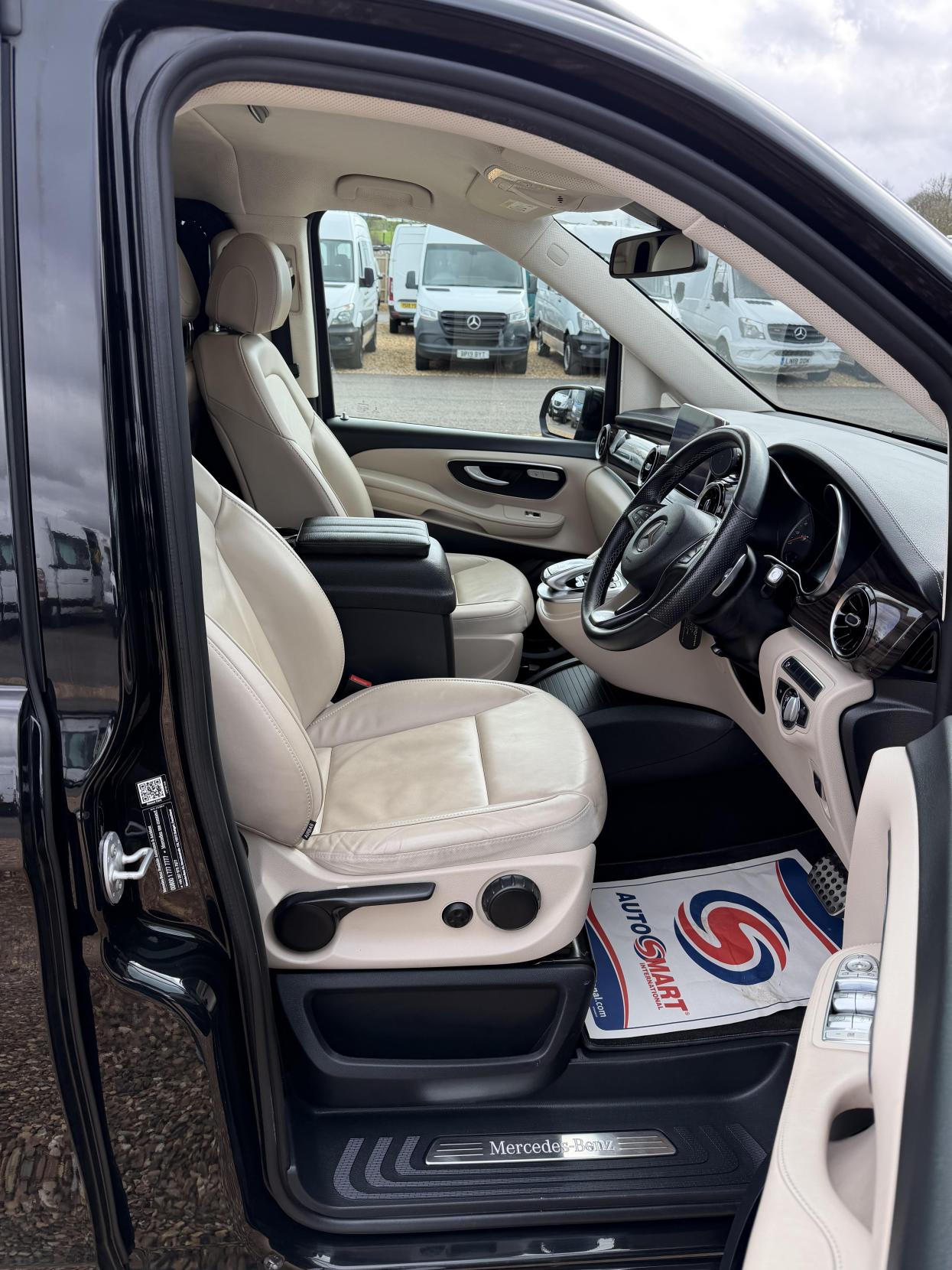 Used Mercedes-Benz V-Class 2020 for sale - 77822692: Photo 11