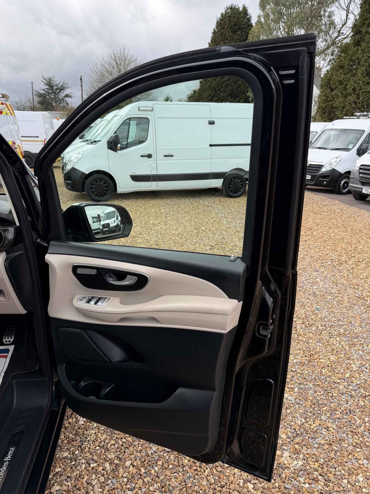 Used Mercedes-Benz V-Class 2020 for sale - 77822692: Photo 12