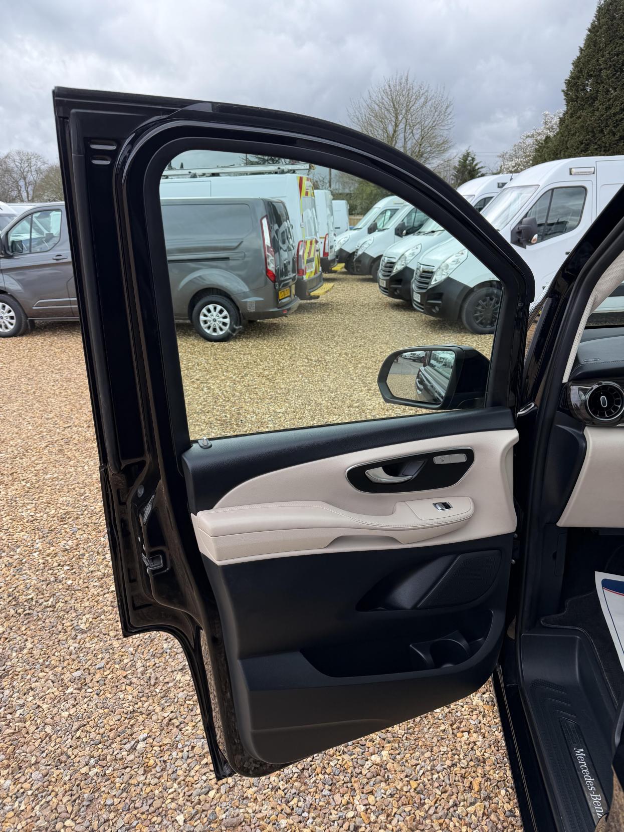 Used Mercedes-Benz V-Class 2020 for sale - 77822692: Photo 14