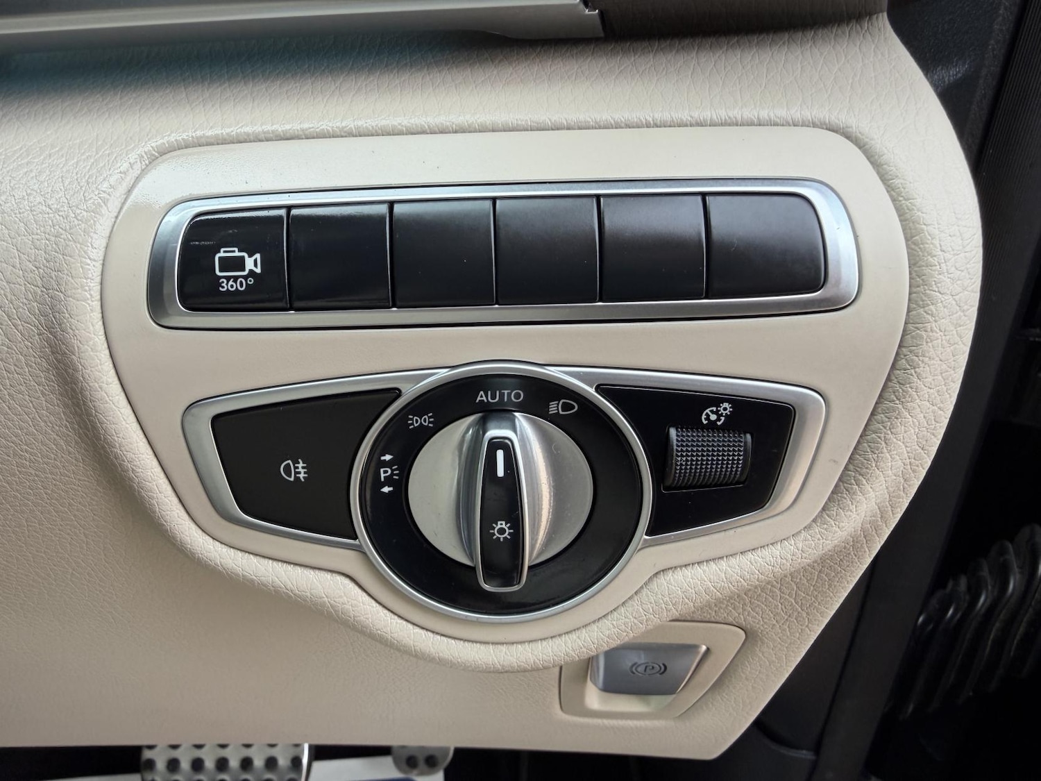 Used Mercedes-Benz V-Class 2020 for sale - 77822692: Photo 16