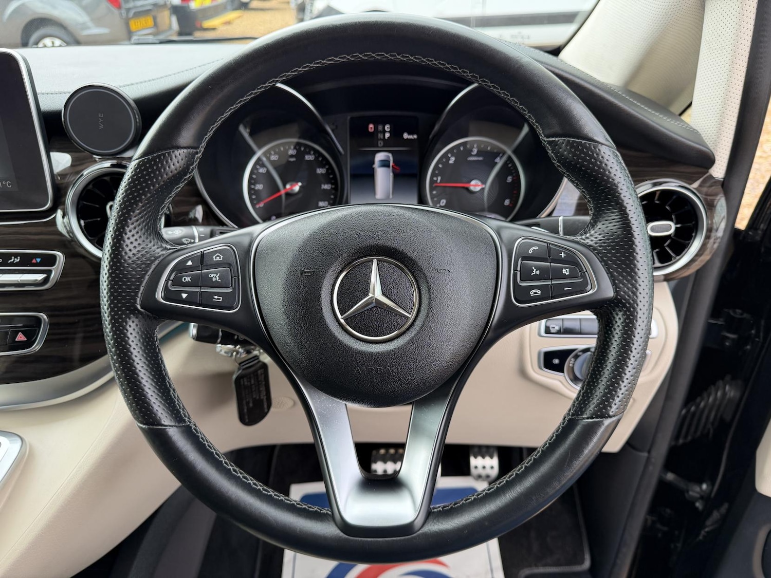 Used Mercedes-Benz V-Class 2020 for sale - 77822692: Photo 20