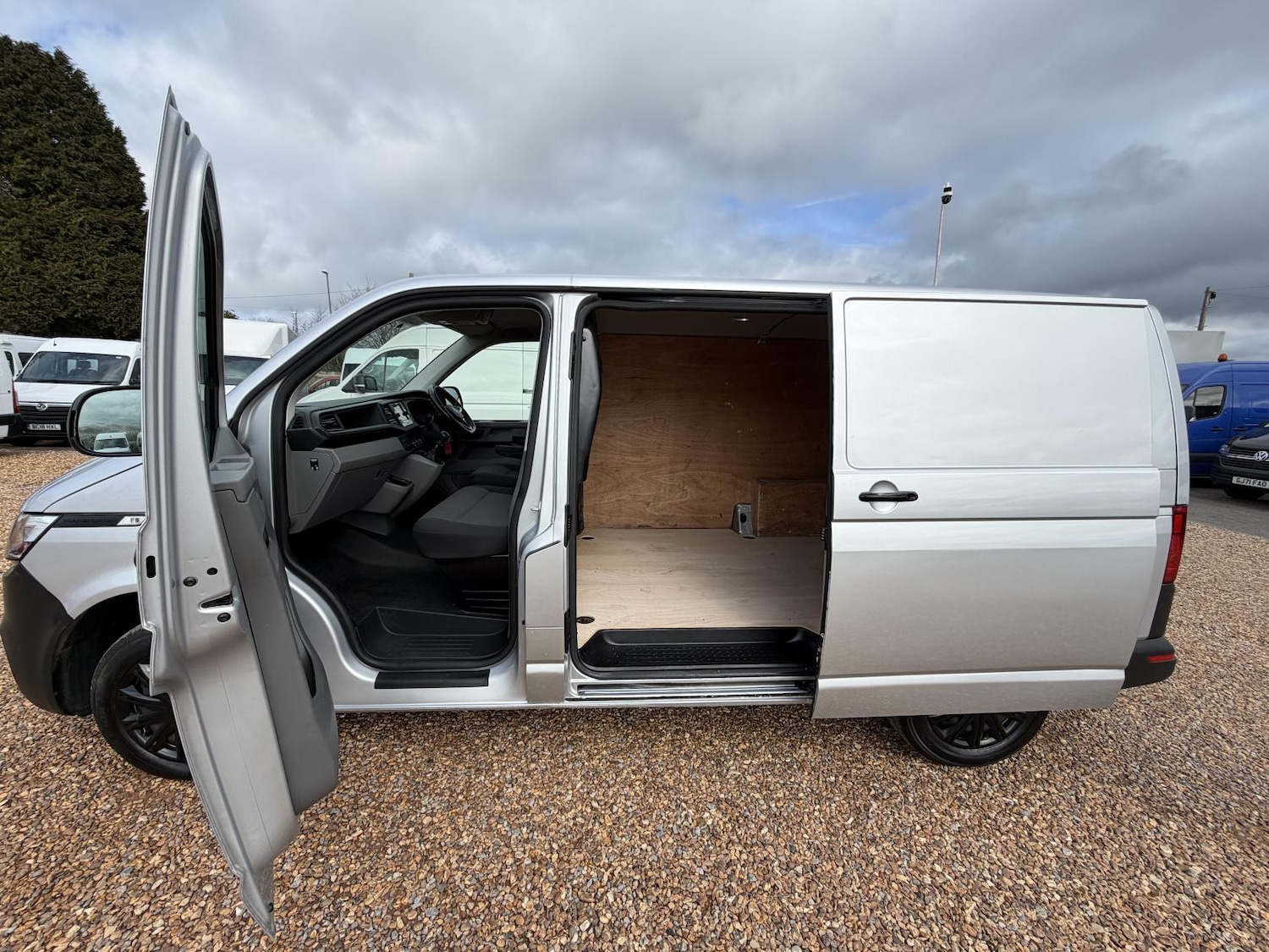 Used Volkswagen Transporter 2021 for sale - 78133881: Photo 25