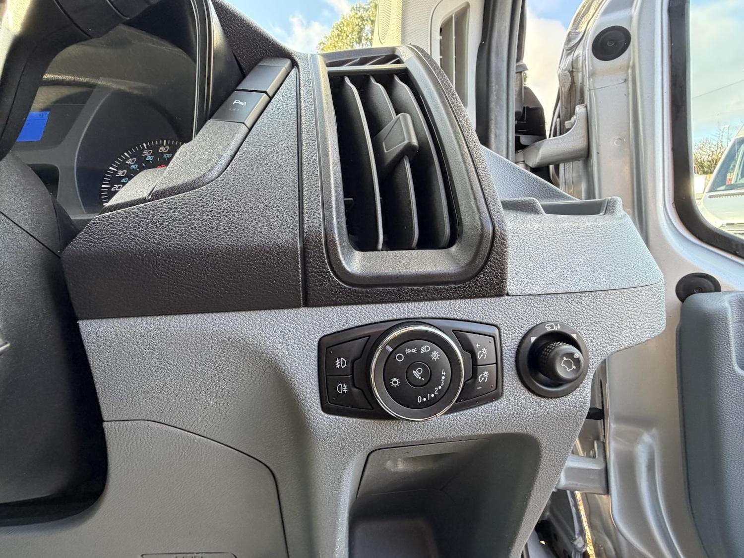 Used Ford Transit 2018 for sale - 76758993: Photo 17