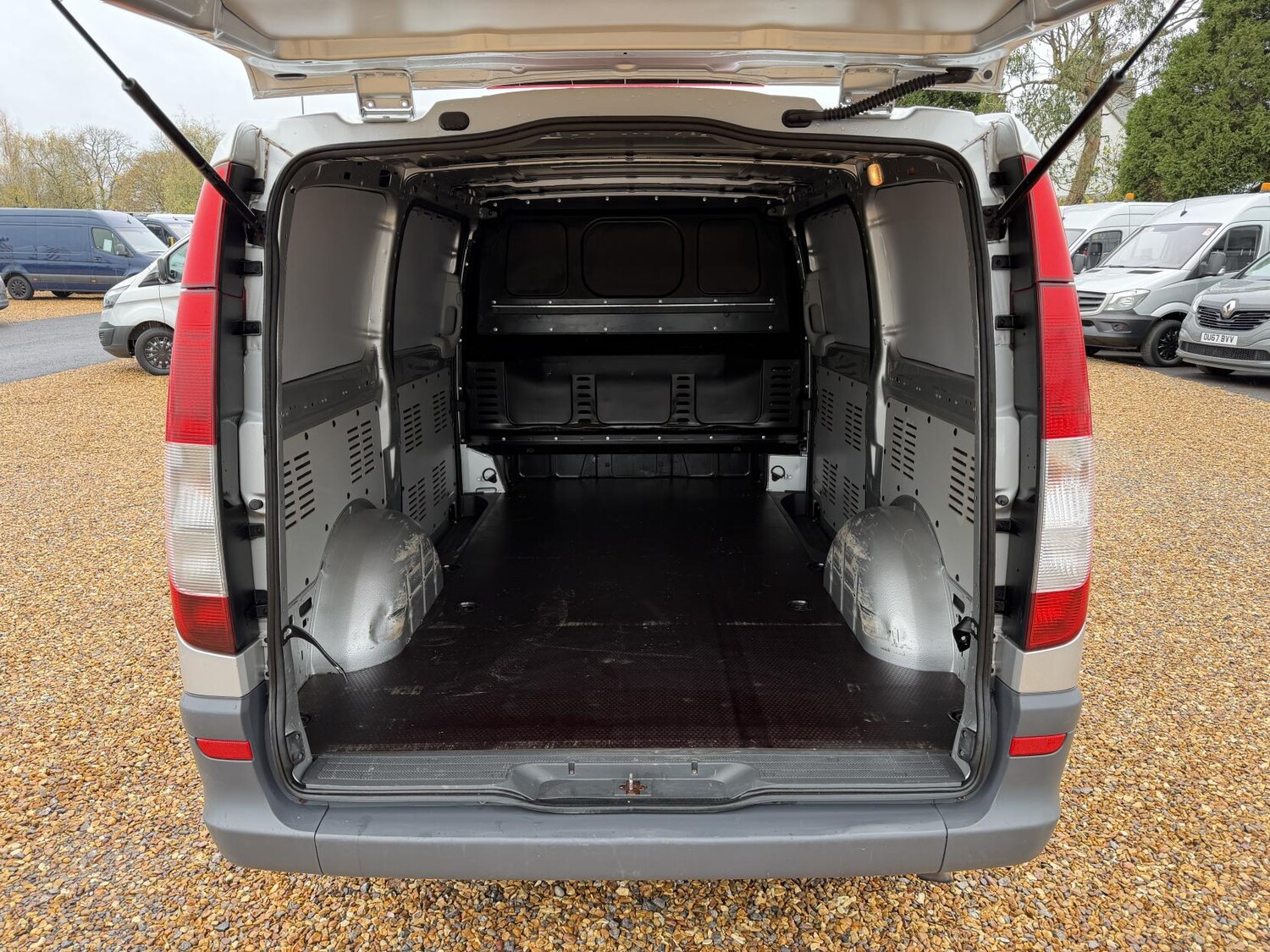 Used Mercedes-Benz Vito 2011 for sale - 76557332: Photo 33