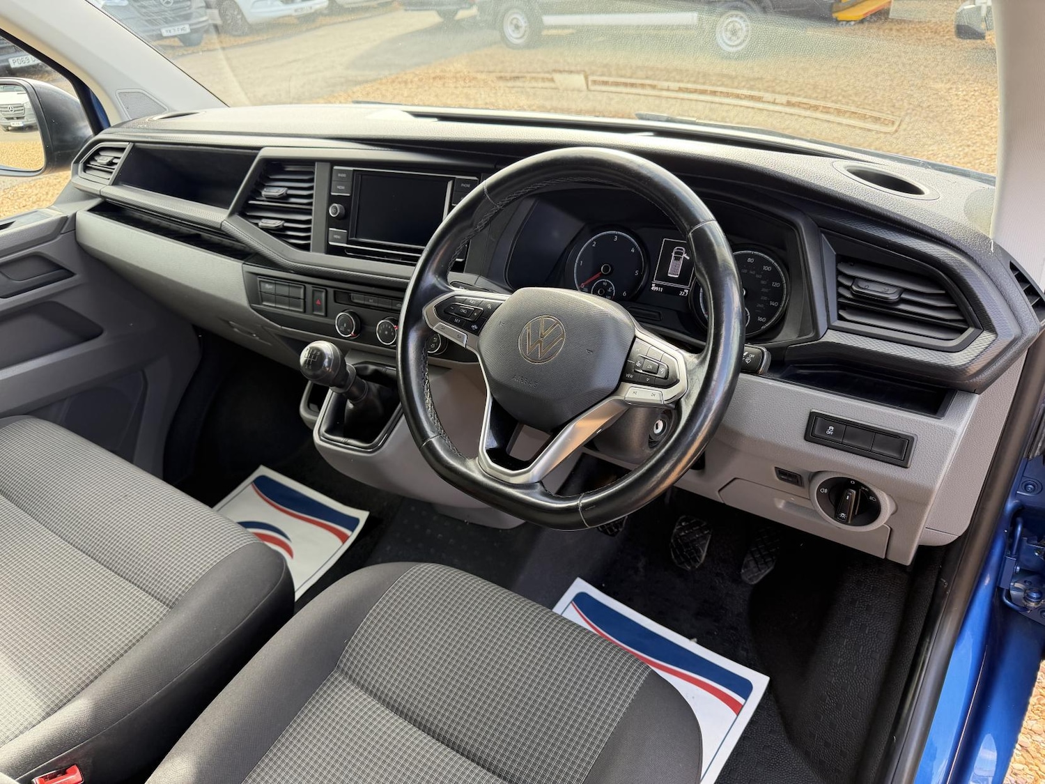 Used Volkswagen Transporter 2021 for sale - 78071672: Photo 2