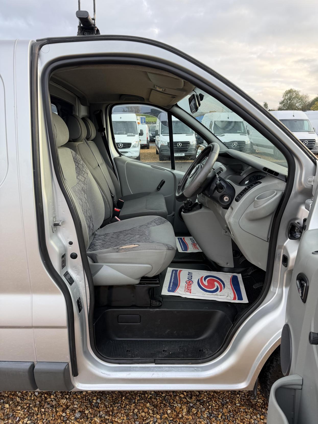 Used Vauxhall Vivaro 2005 for sale - 76431199: Photo 10