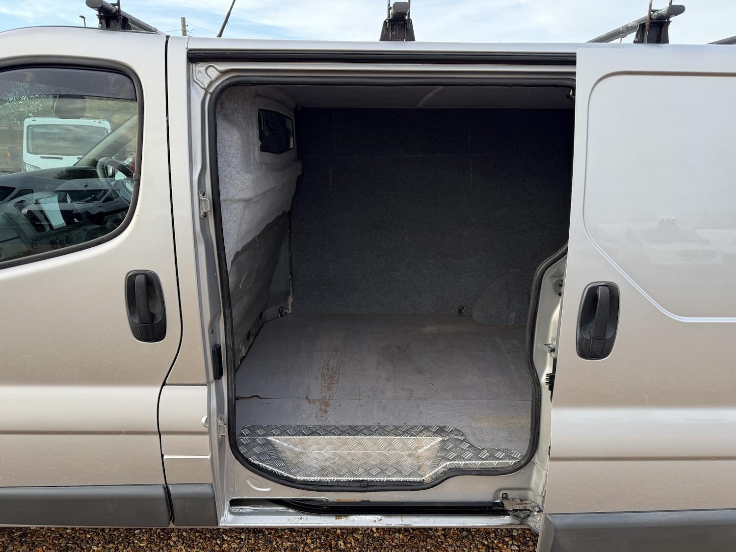 Used Vauxhall Vivaro 2005 for sale - 76431199: Photo 21
