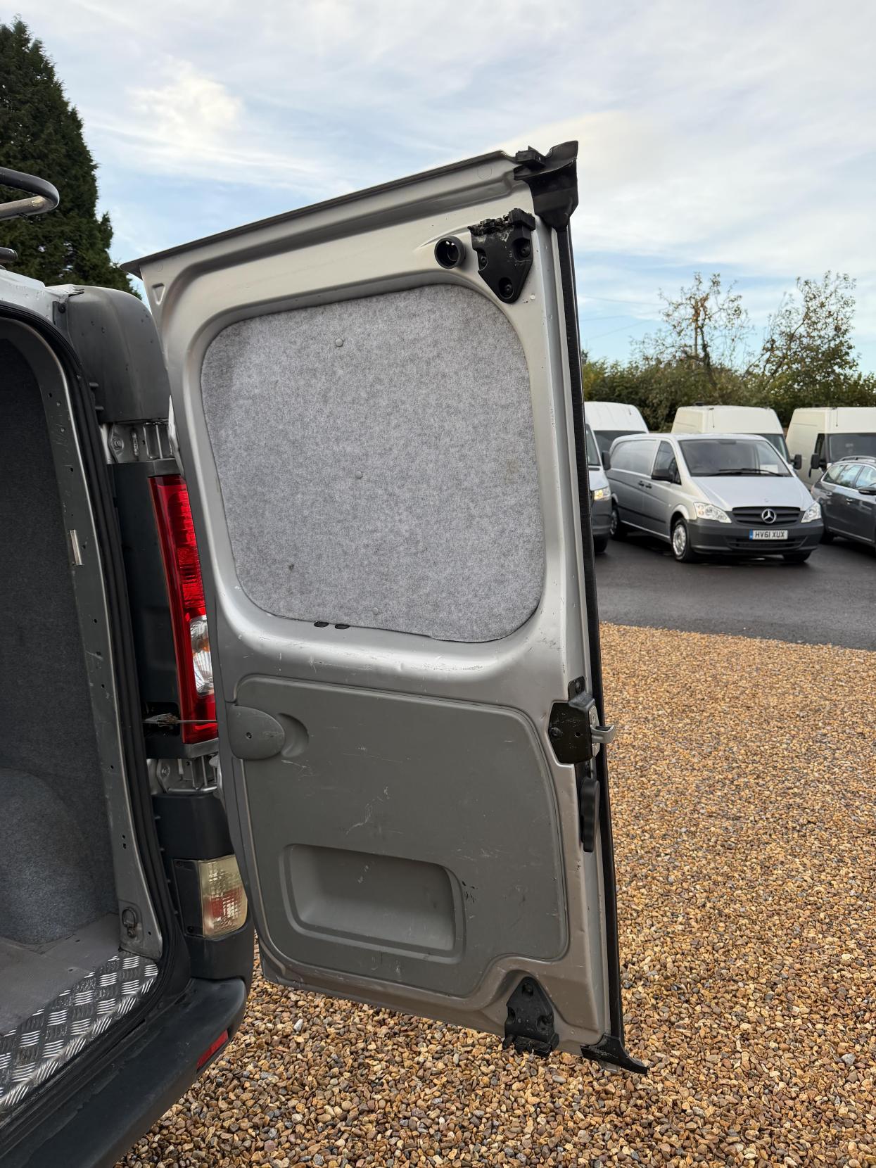 Used Vauxhall Vivaro 2005 for sale - 76431199: Photo 27