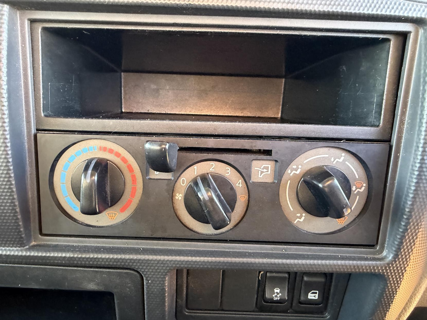 Used Nissan Cabstar 2017 for sale - 76925336: Photo 31