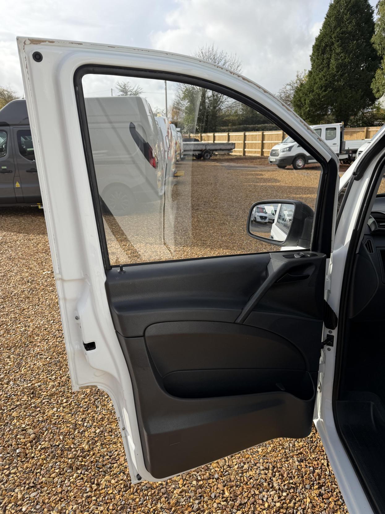 Used Mercedes-Benz Vito 2013 for sale - 77063591: Photo 16