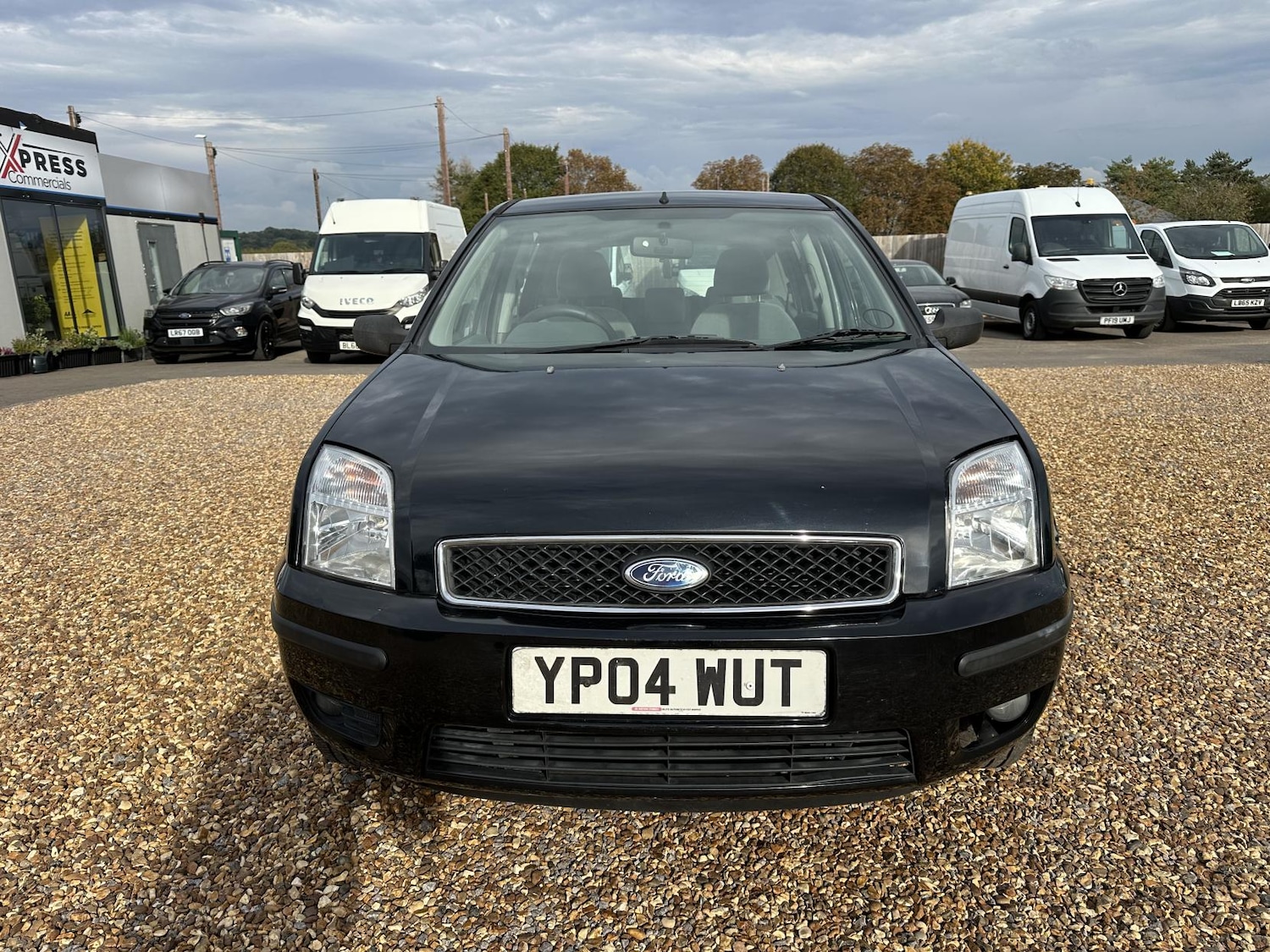Used Ford Fusion 2004 for sale - 76151051: Photo 2