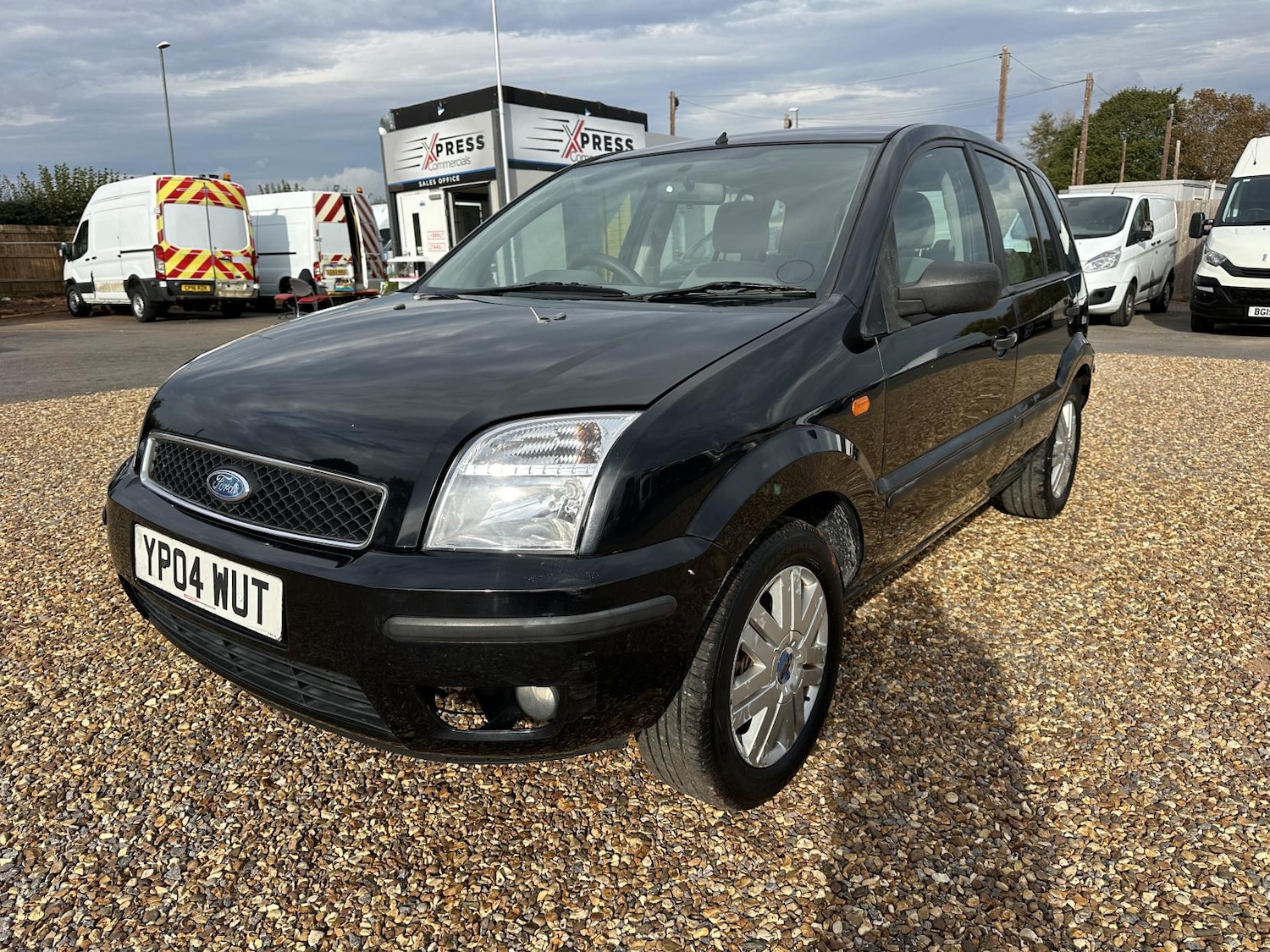 Used Ford Fusion 2004 for sale - 76151051: Photo 3