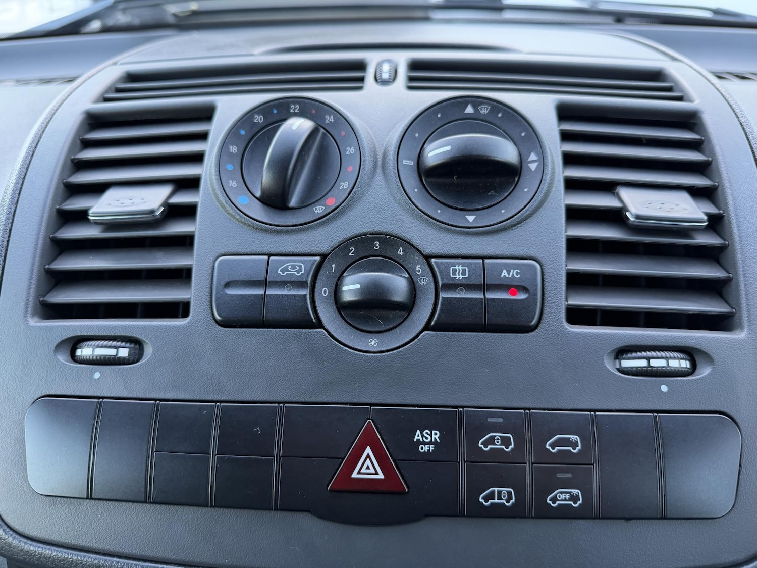 Used Mercedes-Benz Vito 2014 for sale - 77896096: Photo 21