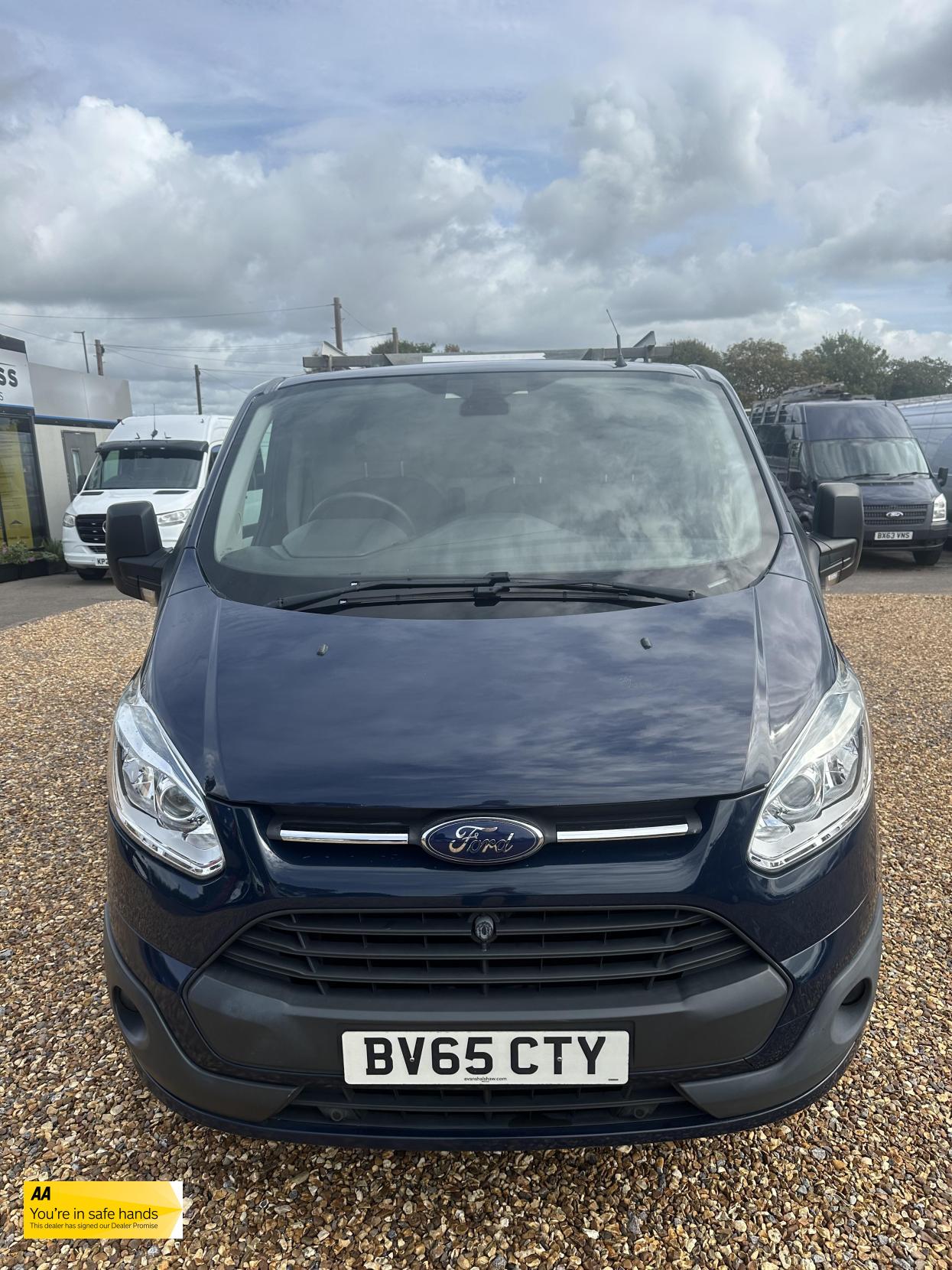 Used Ford Transit Custom 2015 for sale - 75989732: Photo 2