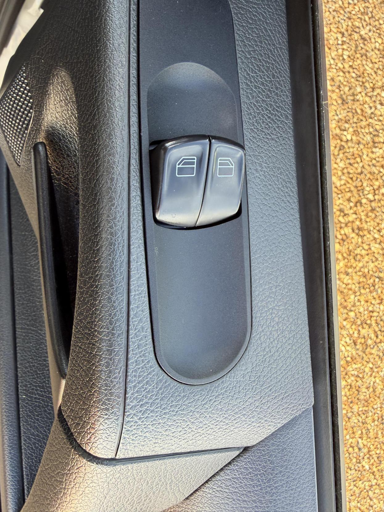 Used Mercedes-Benz Vito 2013 for sale - 76377160: Photo 19