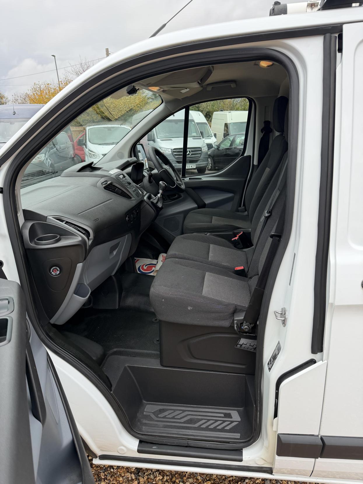 Used Ford Transit Custom 2016 for sale - 76471819: Photo 17