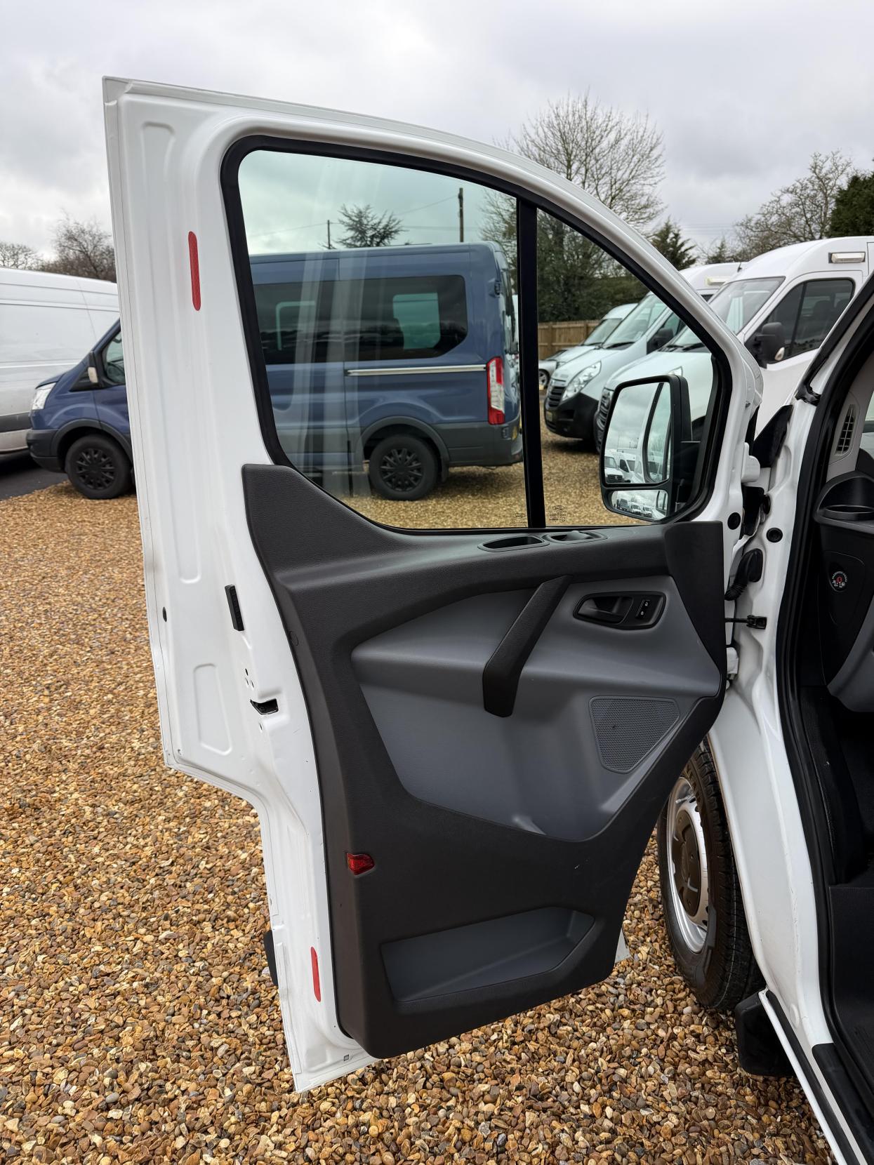 Used Ford Transit Custom 2018 for sale - 77610707: Photo 17