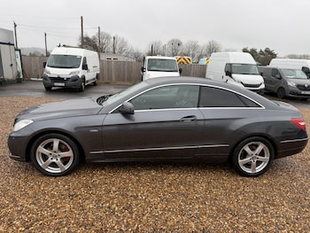 Used Mercedes-Benz E Class 2011 for sale - 77592387: Photo