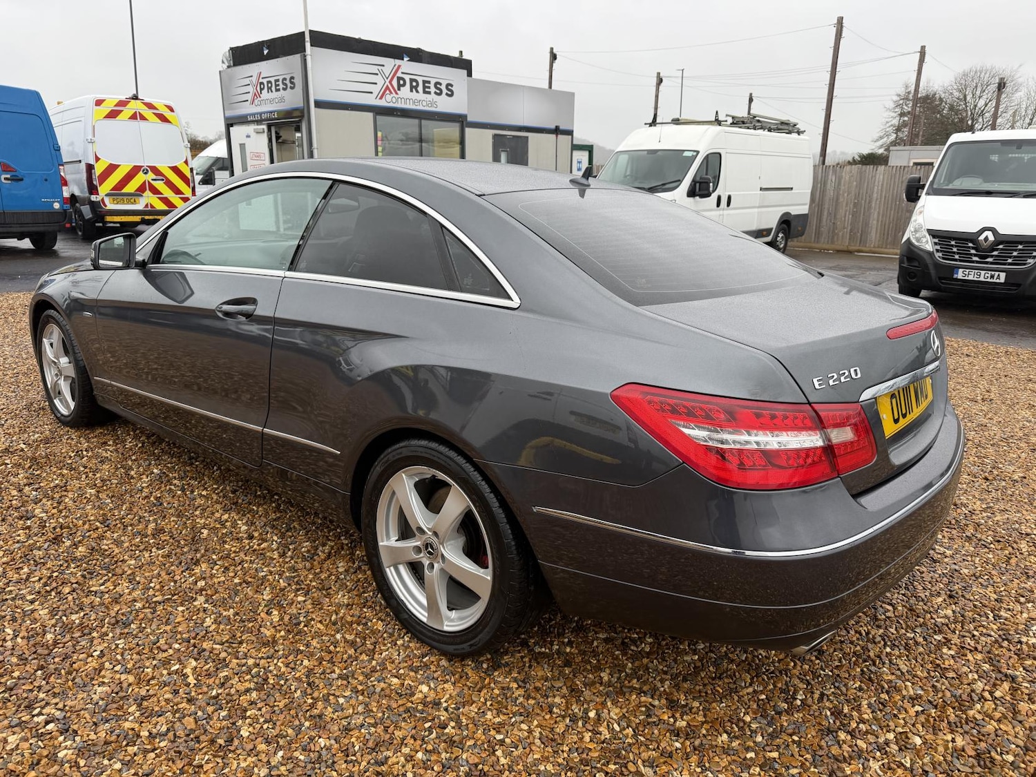 Used Mercedes-Benz E Class 2011 for sale - 77592387: Photo 5