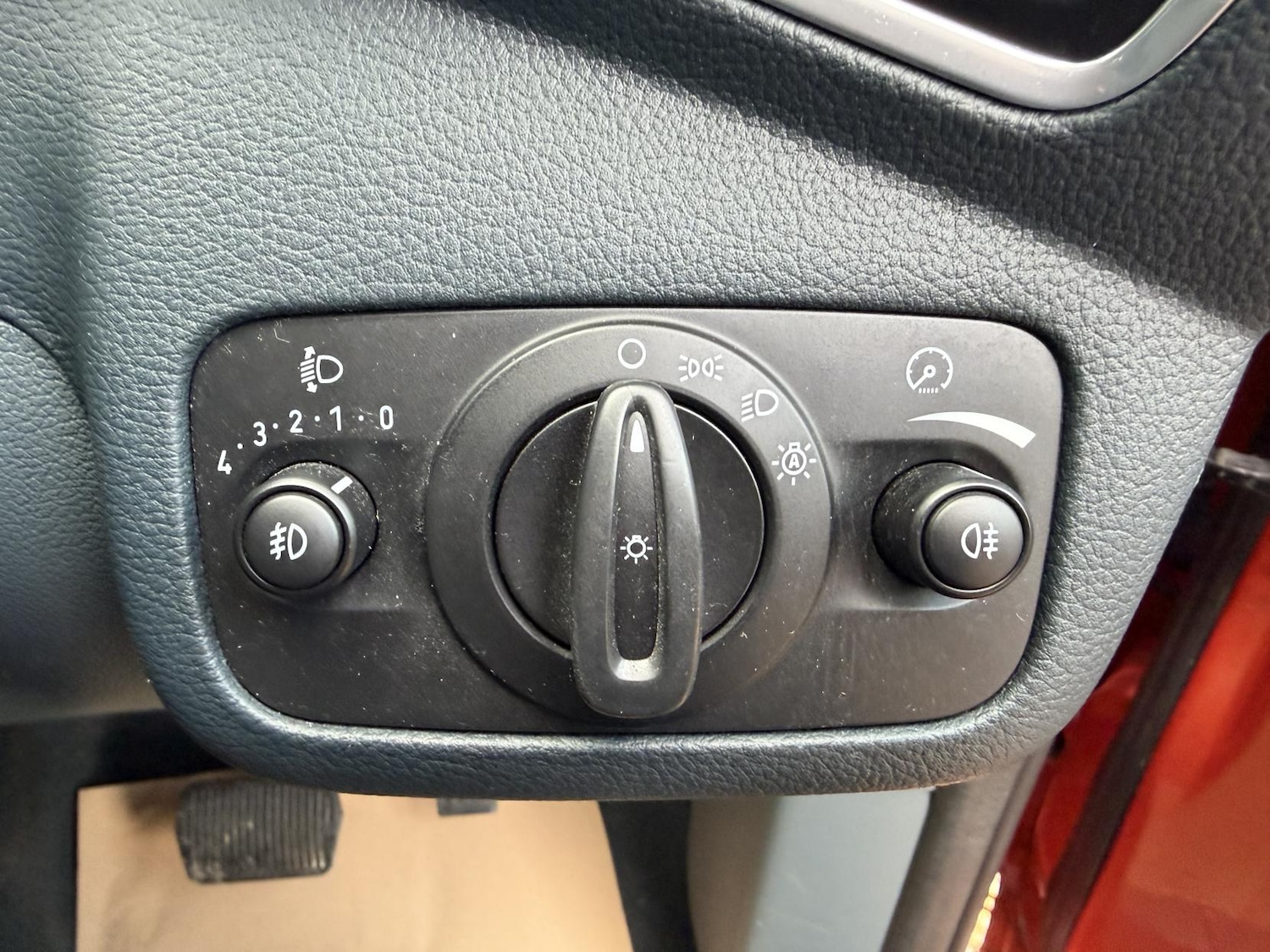 Used Ford C-Max 2012 for sale - 76631069: Photo 31