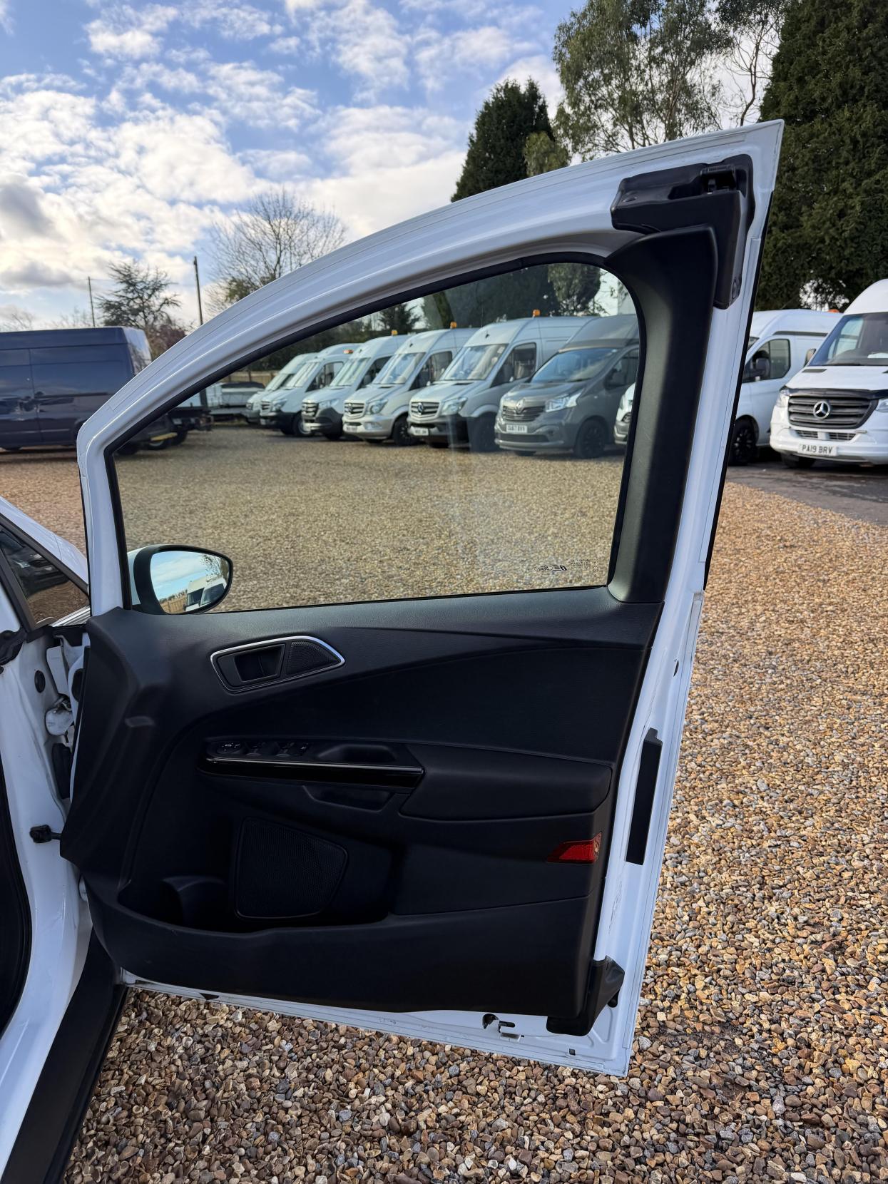 Used Ford B-MAX 2013 for sale - 76603320: Photo 14