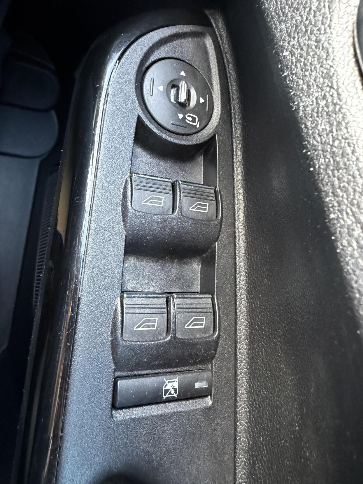 Used Ford B-MAX 2013 for sale - 76603320: Photo 25