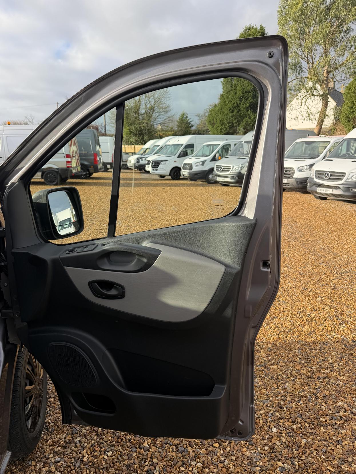 Used Renault Trafic 2017 for sale - 76911527: Photo 11