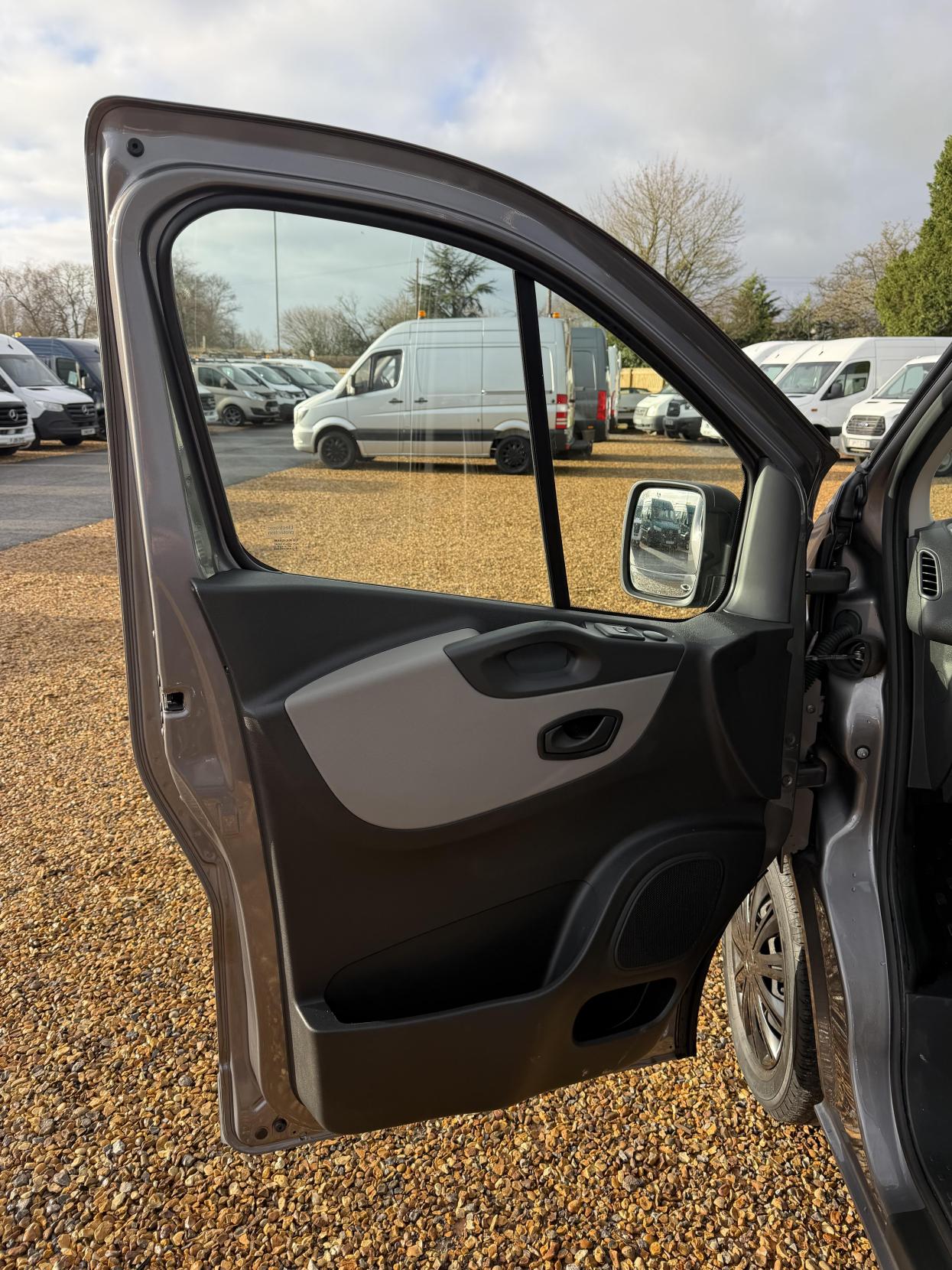 Used Renault Trafic 2017 for sale - 76911527: Photo 12