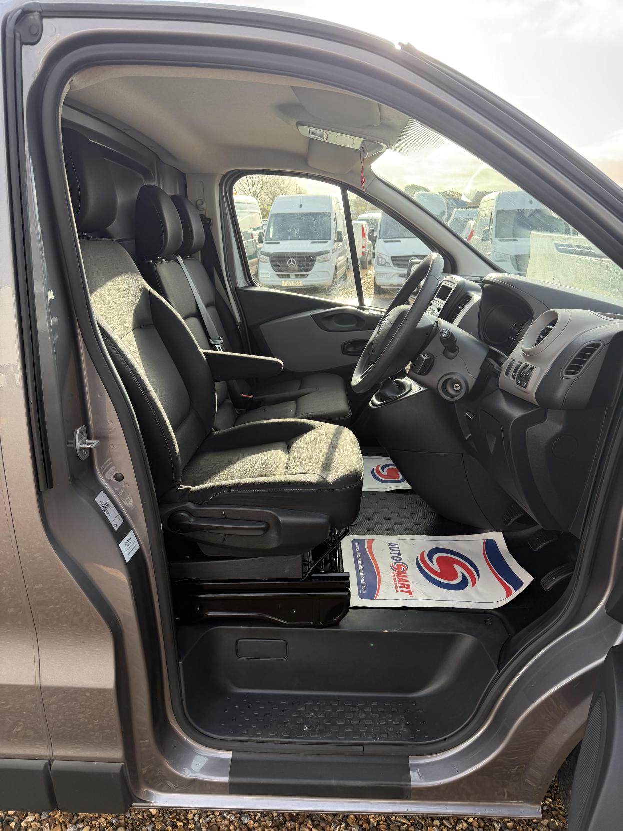 Used Renault Trafic 2017 for sale - 76911527: Photo 14