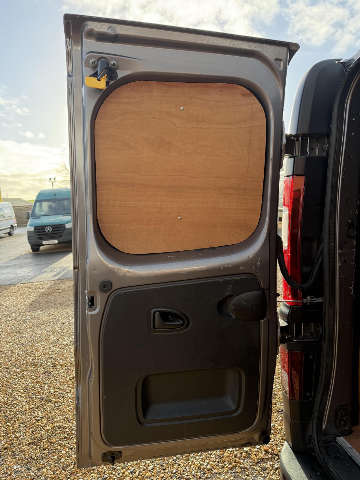 Used Renault Trafic 2017 for sale - 76911527: Photo 30