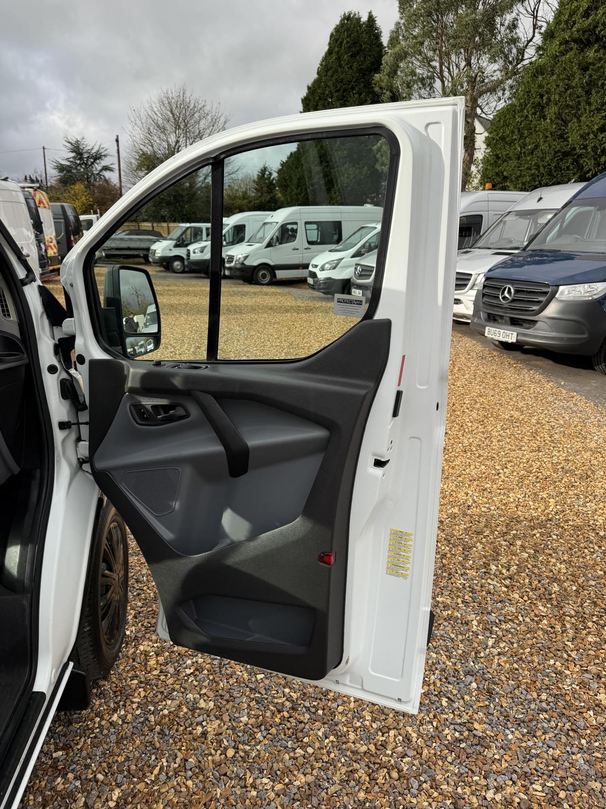 Used Ford Transit Custom 2015 for sale - 76471809: Photo 11