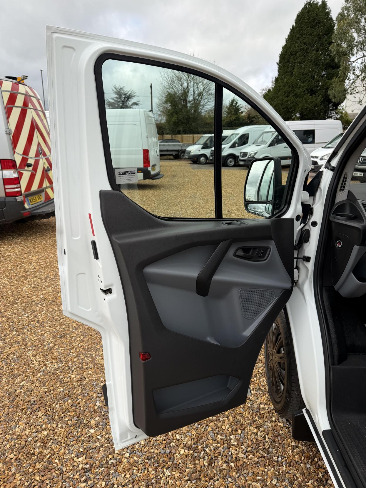 Used Ford Transit Custom 2015 for sale - 76471809: Photo 13