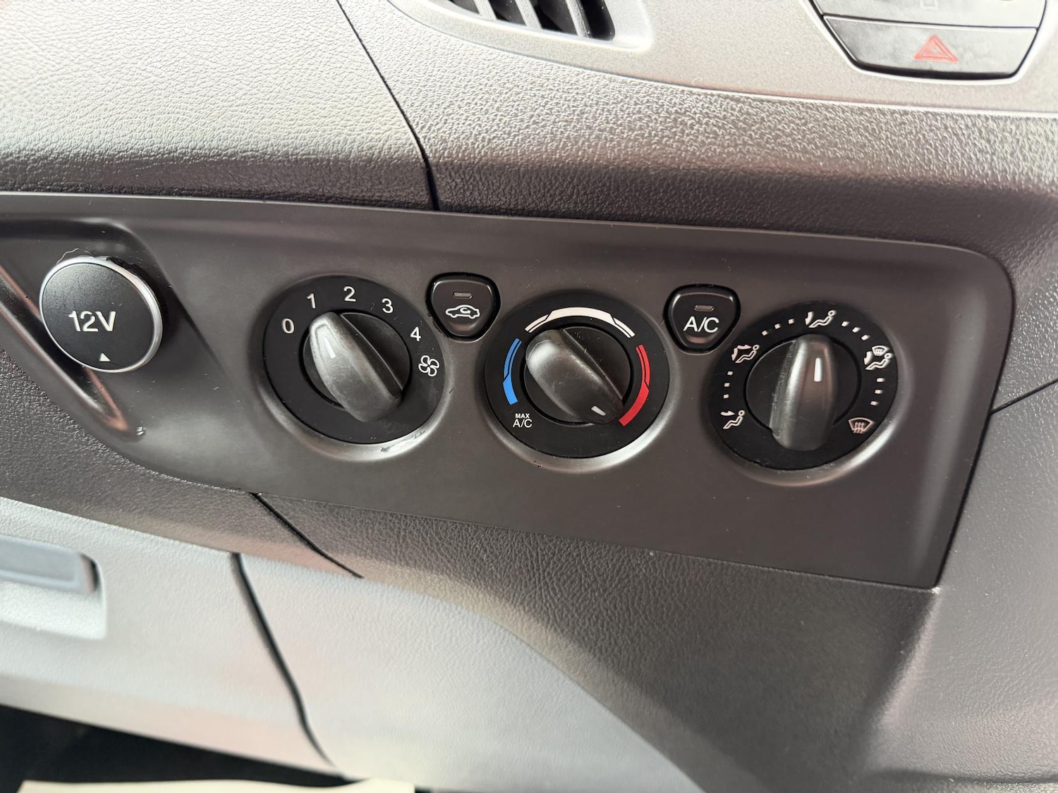 Used Ford Transit Custom 2015 for sale - 76471809: Photo 24