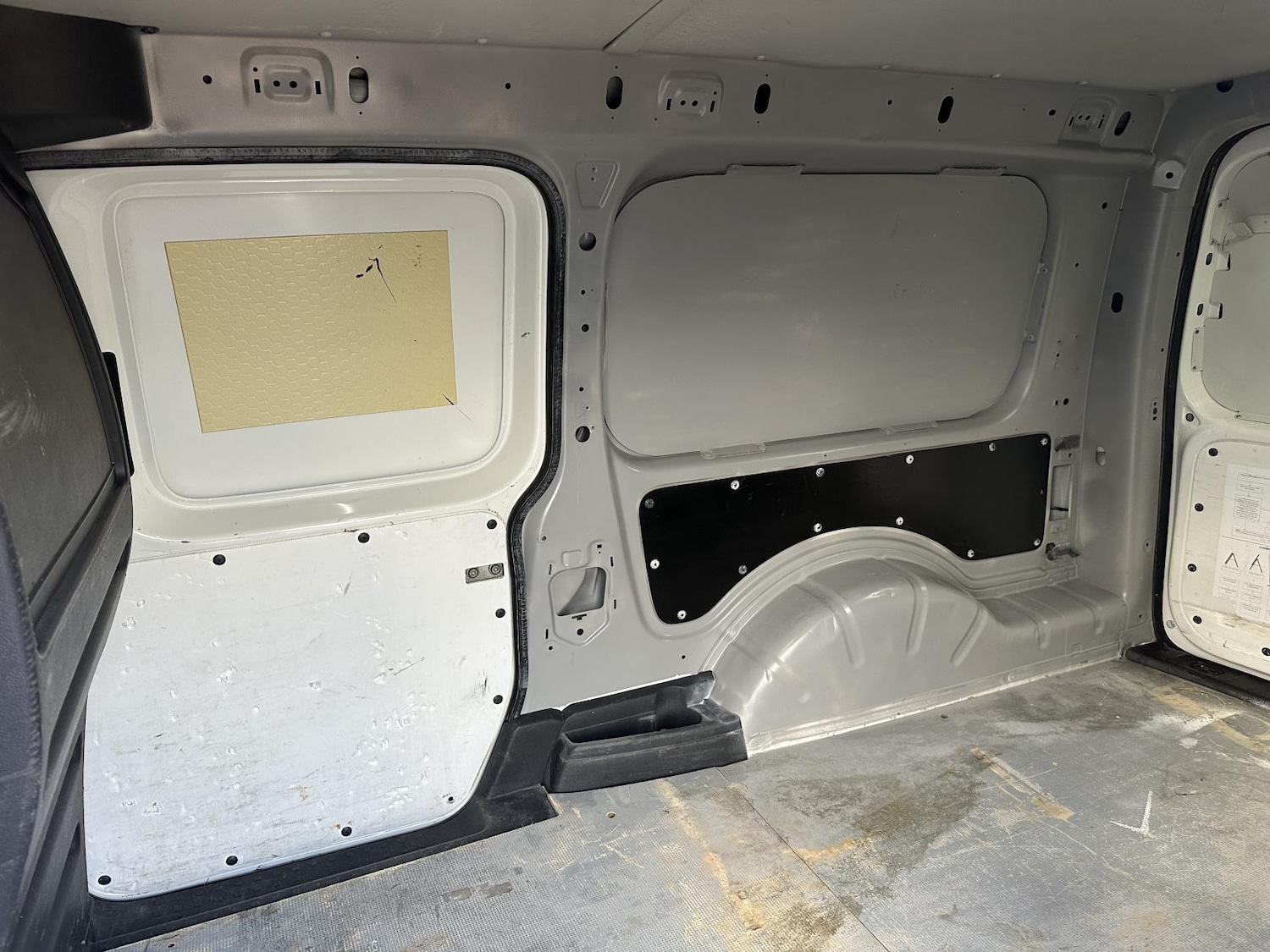 Used Volkswagen Caddy Maxi 2013 for sale - 76226138: Photo 28