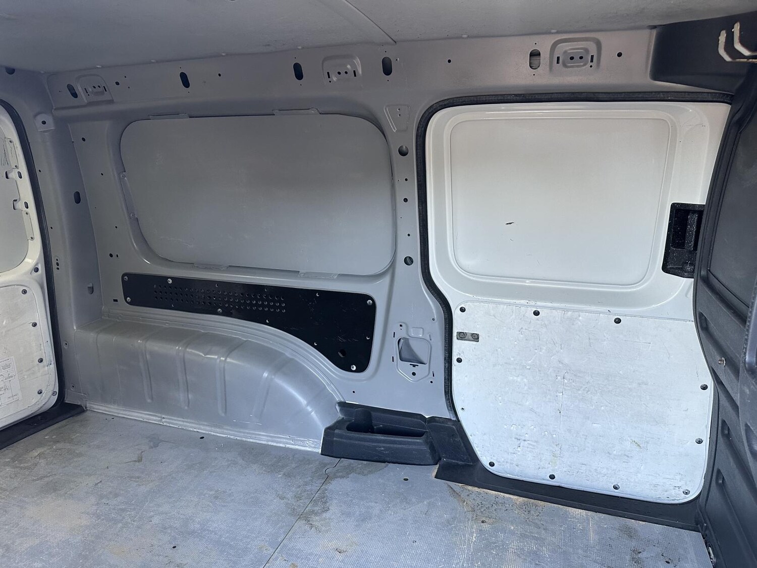 Used Volkswagen Caddy Maxi 2013 for sale - 76226138: Photo 31