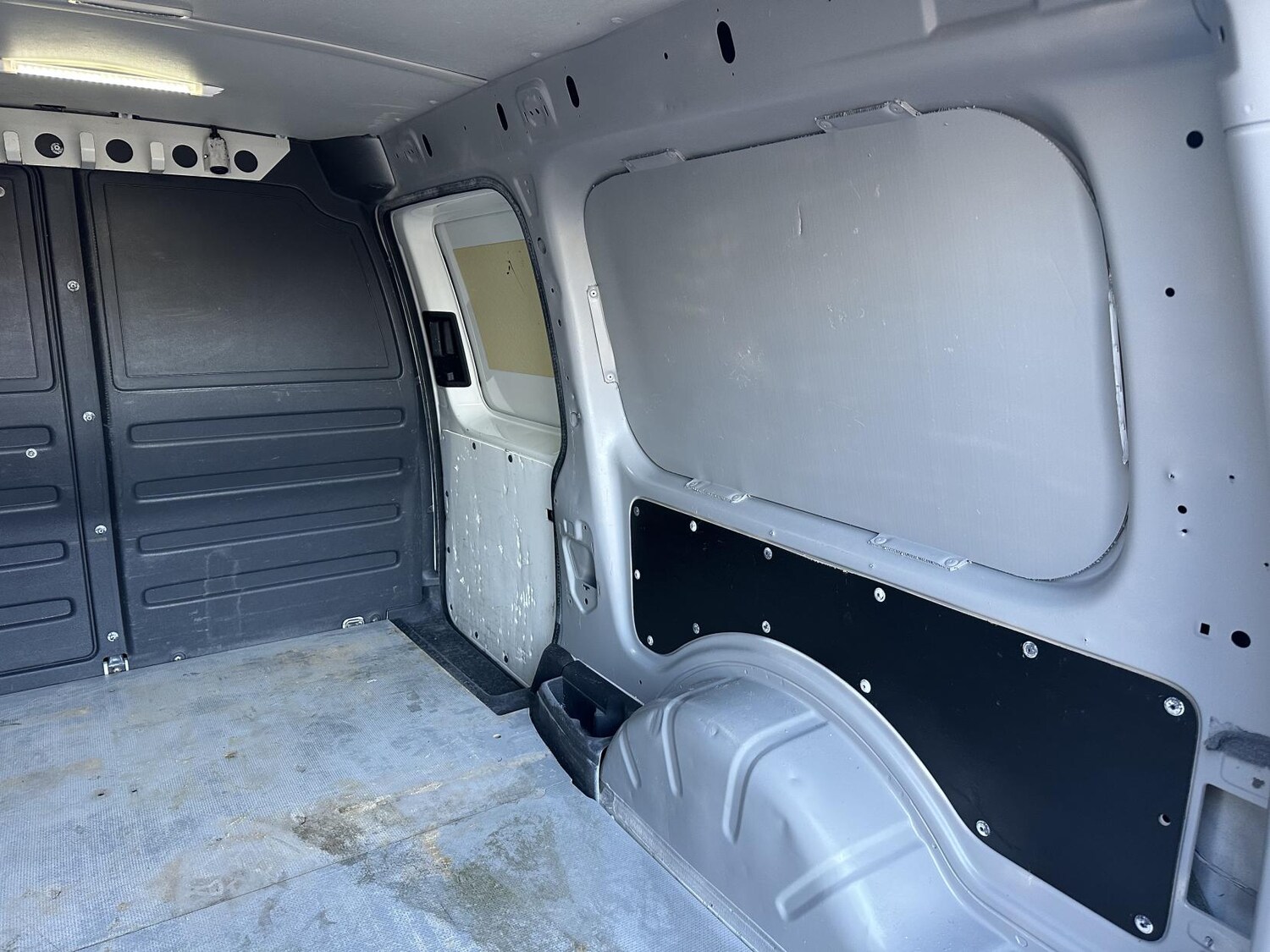 Used Volkswagen Caddy Maxi 2013 for sale - 76226138: Photo 37