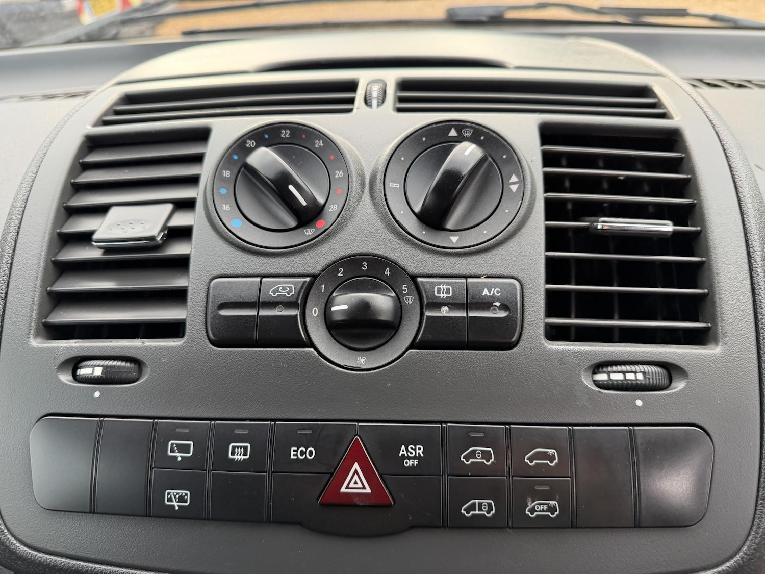 Used Mercedes-Benz Vito 2012 for sale - 76497775: Photo 17