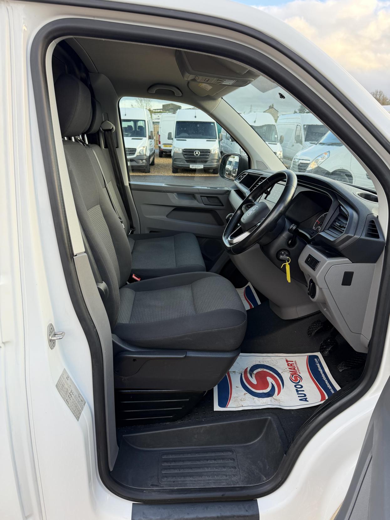 Used Volkswagen Transporter 2021 for sale - 77881458: Photo 11