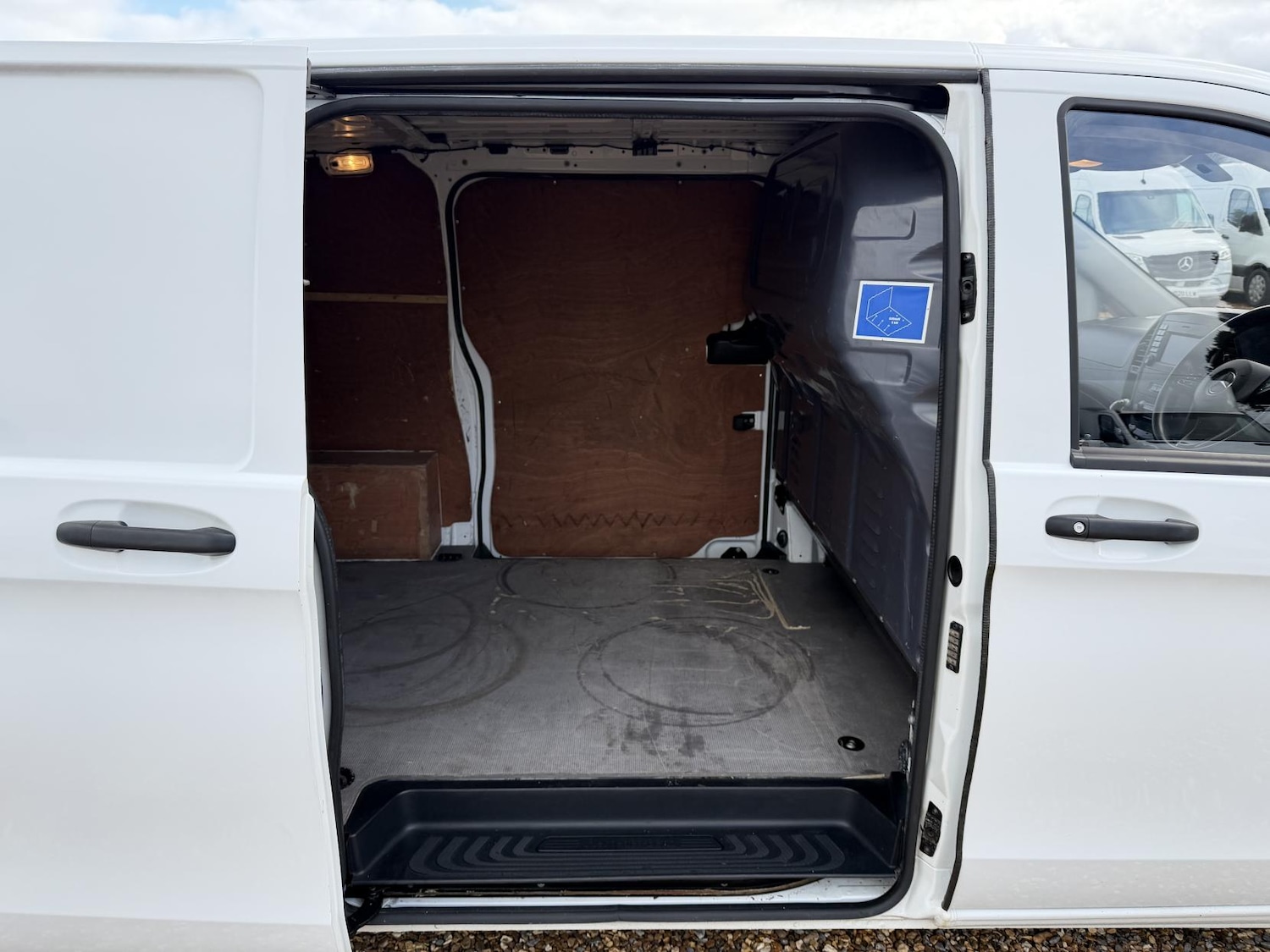 Used Mercedes-Benz Vito 2019 for sale - 77709201: Photo 30